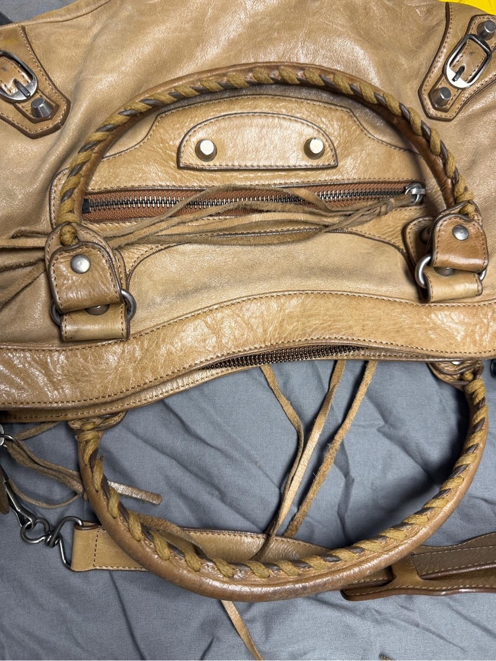 Stylish Tan Leather Satchel Handbag - Classic Women’s Bag - Picture 15 of 16